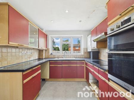 3 bedroom Semi-detached house for sale in Cade Road, Ashford, Ashford, TN23