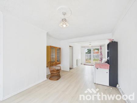 3 bedroom Semi-detached house for sale in Cade Road, Ashford, Ashford, TN23
