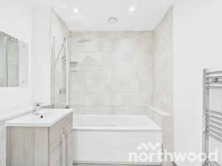 2 bedroom Flat to let in 50 Victoria Road, Ashford, TN23