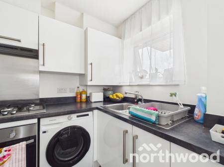2 bedroom Flat to let in Finn Farm Road, Kingsnorth, Ashford, TN25