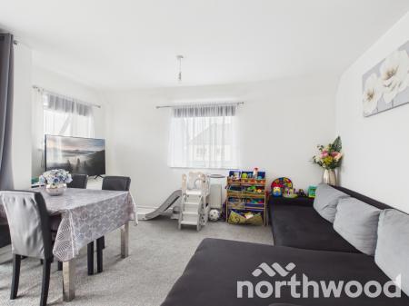 2 bedroom Flat to let in Finn Farm Road, Kingsnorth, Ashford, TN25