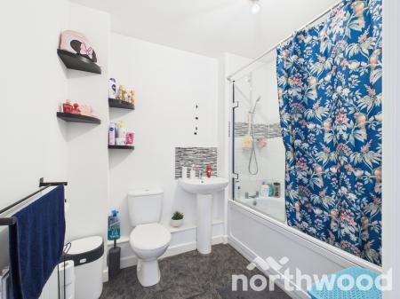 2 bedroom Flat to let in Finn Farm Road, Kingsnorth, Ashford, TN25