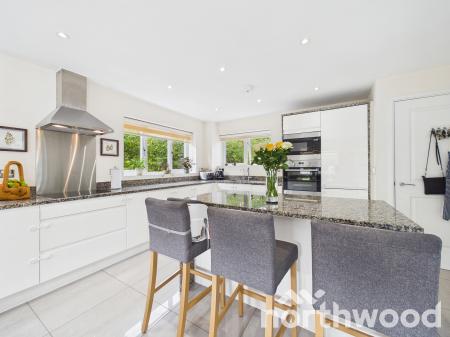 4 bedroom Detached house for sale in Campion Close, Ashford, TN25