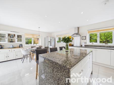 4 bedroom Detached house for sale in Campion Close, Ashford, TN25