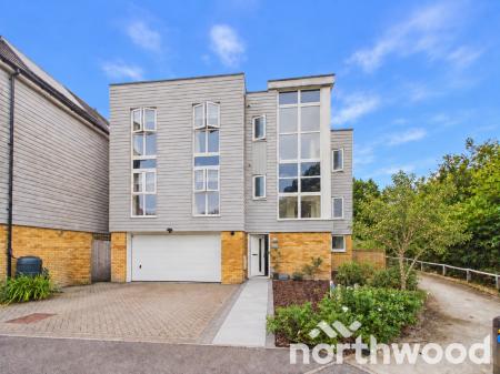 4 bedroom Detached house for sale in Campion Close, Ashford, TN25