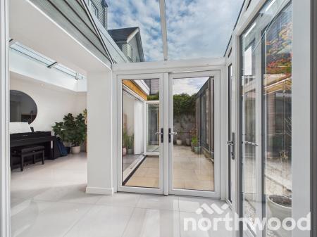 4 bedroom Detached house for sale in Campion Close, Ashford, TN25
