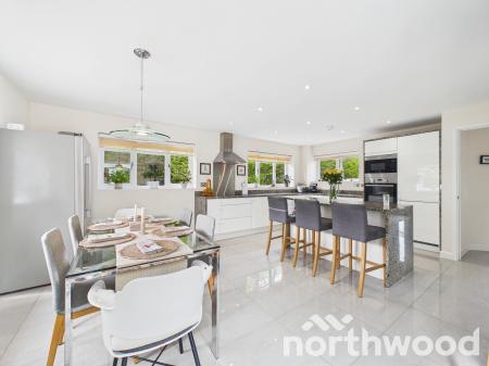 4 bedroom Detached house for sale in Campion Close, Ashford, TN25