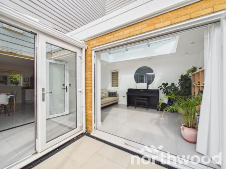 4 bedroom Detached house for sale in Campion Close, Ashford, TN25