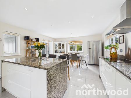 4 bedroom Detached house for sale in Campion Close, Ashford, TN25