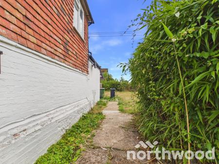 2 bedroom Semi-detached house to let in Blackwall Road, Hinxhill, Ashford, TN25
