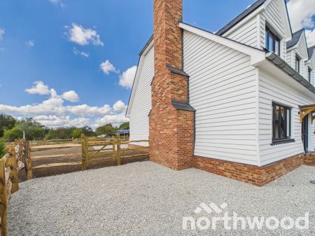 4 bedroom Detached house for sale in Goose Cottages Heath Road, Appledore, TN26