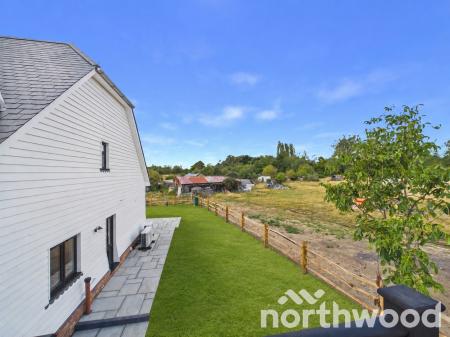 4 bedroom Detached house for sale in Goose Cottages Heath Road, Appledore, TN26