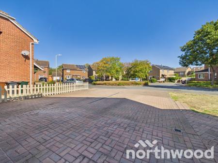 3 bedroom Semi-detached house for sale in Lakemead, Singleton, Ashford, TN23