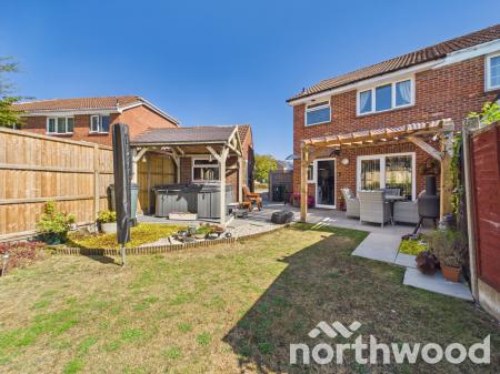 3 bedroom Semi-detached house for sale in Lakemead, Singleton, Ashford, TN23