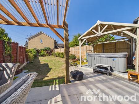 3 bedroom Semi-detached house for sale in Lakemead, Singleton, Ashford, TN23