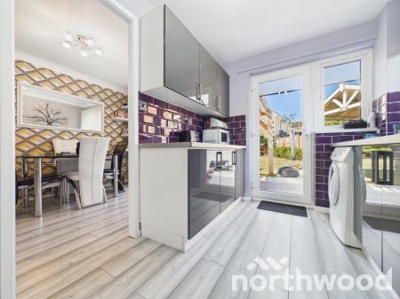 3 bedroom Semi-detached house for sale in Lakemead, Singleton, Ashford, TN23