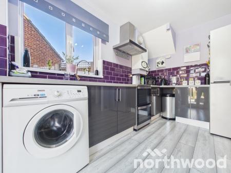 3 bedroom Semi-detached house for sale in Lakemead, Singleton, Ashford, TN23