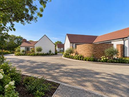 2 bedroom Bungalow for sale in Mill Lane, Smarden, TN27