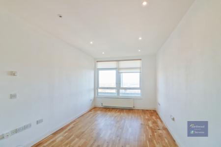 1 bedroom Flat to let in Park Street, Town Centre, Ashford, TN24
