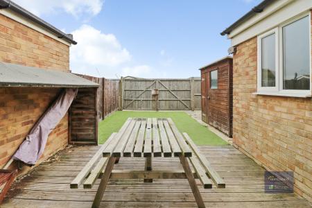 3 bedroom Terraced House to let in Pelwood Road, Camber, TN31