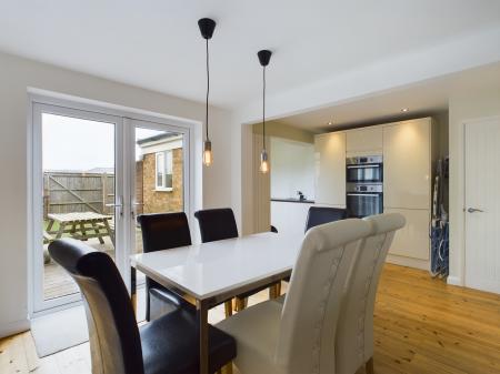 3 bedroom Terraced House to let in Pelwood Road, Camber, TN31
