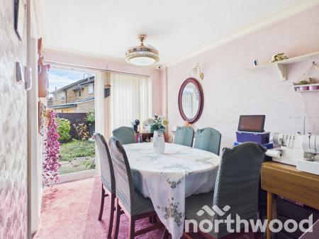 3 bedroom Semi-detached house for sale in Eggringe, Singleton, Ashford, TN23