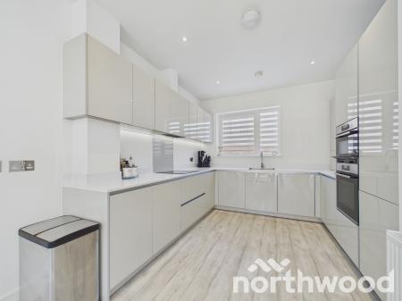 3 bedroom Detached house for sale in Oakwood Mews, Chilmington Lakes, Ashford, TN23