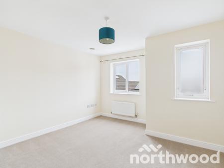 4 bedroom Town house to let in Adams Drive, South Willesborough, Ashford, TN24