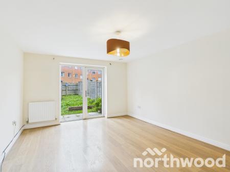 4 bedroom Town house to let in Adams Drive, South Willesborough, Ashford, TN24