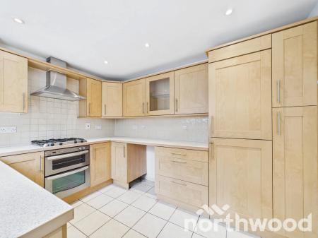 4 bedroom Detached house for sale in Sweetbay Crescent, Godinton Park, Ashford, TN23