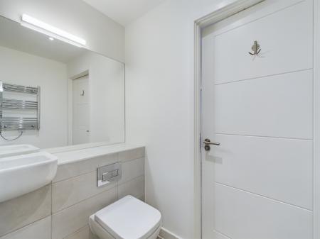 2 bedroom Flat to let in Hampton Place, Ashford, TN23