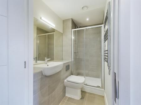 2 bedroom Flat to let in Hampton Place, Ashford, TN23