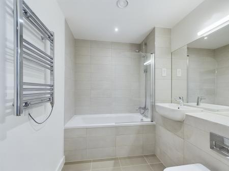2 bedroom Flat to let in Hampton Place, Ashford, TN23