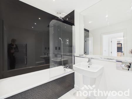 1 bedroom Flat to let in Victoria Crescent, Ashford, Ashford, TN23