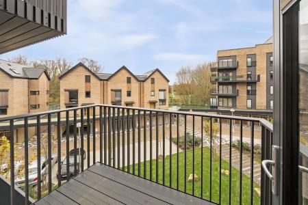 2 bedroom Flat to let in Hampton Place, Ashford, TN23