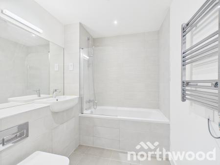 2 bedroom Flat to let in Hampton Place, Ashford, TN23