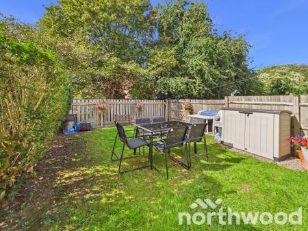 1 bedroom Ground floor maisonette for sale in Lakemead, Singleton, Ashford, TN23