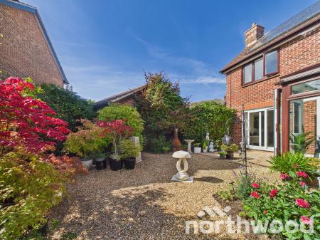 4 bedroom Detached house for sale in New Rectory Lane, Park Farm, Ashford, TN23