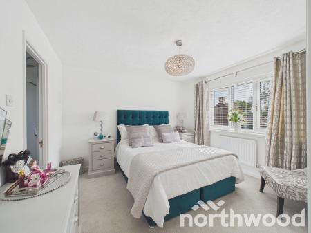 4 bedroom Detached house for sale in New Rectory Lane, Park Farm, Ashford, TN23