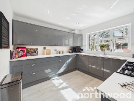4 bedroom Detached house for sale in New Rectory Lane, Park Farm, Ashford, TN23