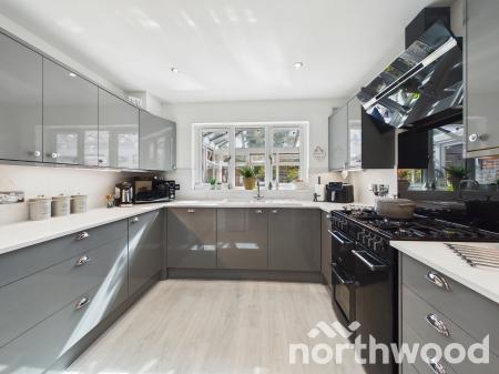 4 bedroom Detached house for sale in New Rectory Lane, Park Farm, Ashford, TN23