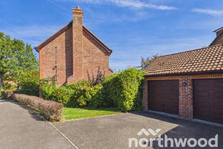 4 bedroom Detached house for sale in New Rectory Lane, Park Farm, Ashford, TN23