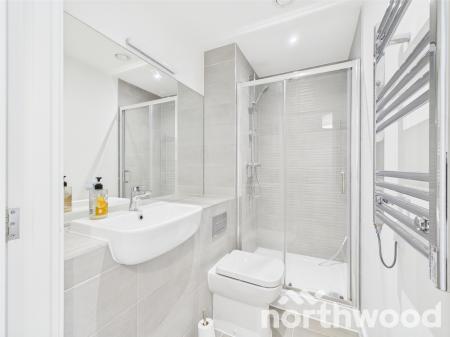 2 bedroom Flat to let in Hampton Place, Ashford, TN23