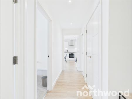 2 bedroom Flat to let in Hampton Place, Ashford, TN23