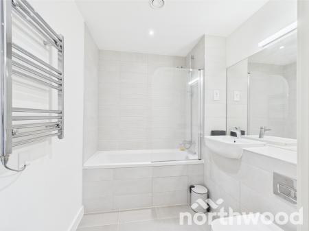 2 bedroom Flat to let in Hampton Place, Ashford, Ashford, TN23