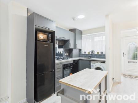 2 bedroom Terraced House for sale in Falcon Way, South Ashford, Ashford, TN23