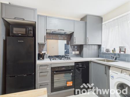 2 bedroom Terraced House for sale in Falcon Way, South Ashford, Ashford, TN23