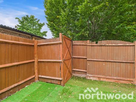2 bedroom Terraced House for sale in Falcon Way, South Ashford, Ashford, TN23
