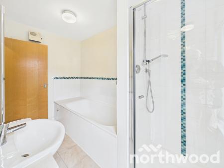 2 bedroom Terraced House for sale in Hardinge Road, Town Centre, Ashford, TN24