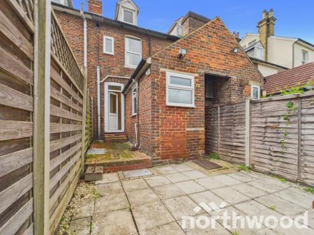 2 bedroom Terraced House for sale in Hardinge Road, Town Centre, Ashford, TN24